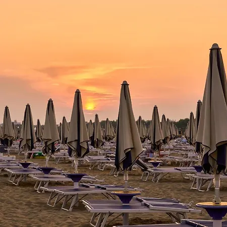 Lejlighed Stunning Only 100m From The Bibione