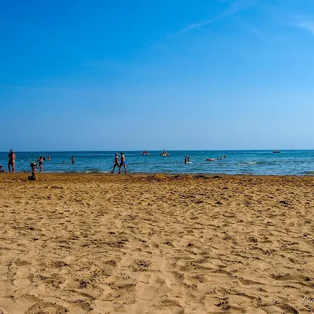 Stunning Only 100m From The 비비오네